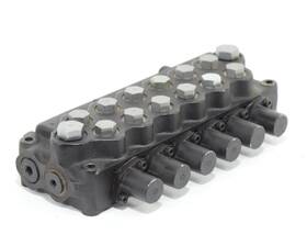 352-00207 Altec Manual 6 Spool Hydraulic Valve