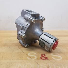 Us8215b50 Asco Solenoid Valve 1 Inch Npt 15.4 Watt 25 Psi 120 Volt - Used