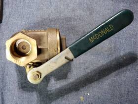 7213-137 Ay Mcdonald A.y. 848r 1-1/4 Inch Self-closing Throttle Gate Valve
