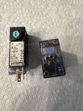 017143 B Rkert Burkert 0375 C 1.6 Nbr Pa Solenoid Valve 24v Ac/dc / #g O1ta 7409 Lot Of2