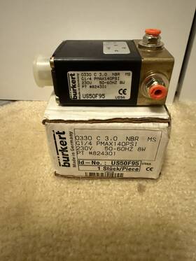 340-c-08 B Rkert One 1 Burkert Solenoid Valve 330-c-3 220v 60hz Nos Used