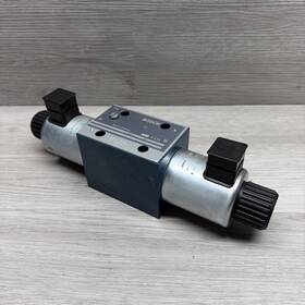081wv10p1n1091ws024 Bosch 0-810-001-700 081wv10p1n1091ws024/00d1 Hydraulic Valve 24v Coil