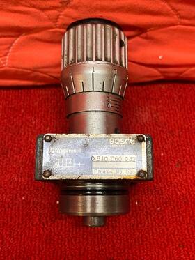 Bosch #0-810-060-042 Used Control Valve 2/2 Wegeventil Germany Part Good Cond
