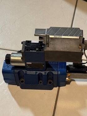 0811404426 Bosch Rexroth Hydraulic Directional Proportional Control Valve