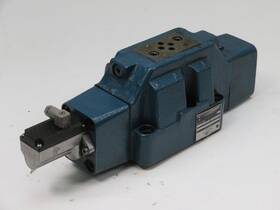 0811404453 Bosch Directional Control Valve T259241