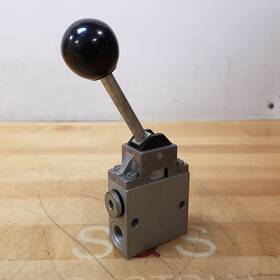 0820400005 Bosch Directional Valve 820 400 005 - Used