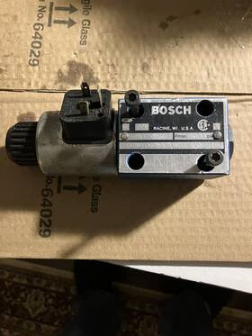 9810234138 Bosch Control Valve