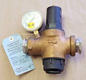 D06-f Braukmann D06f 1-1/4 Inch Water Pressure Reducing Valve With Gauge