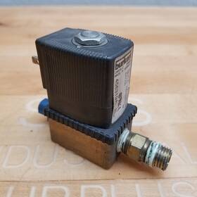 456319a Burkert Solenoid Valve 24vdc 8 Watt 1/4npt - Used
