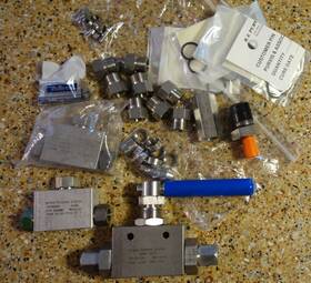 Janus-k106 Butech Pressure System Janus K106 And Box Of Fittings Connectors Gaskets