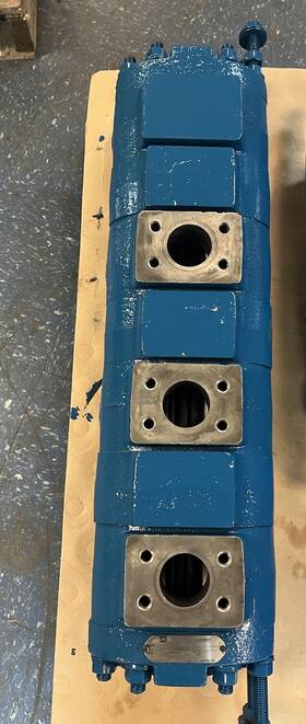 D80433 Commercial Intertech Hydraulic Valve Flow Divider