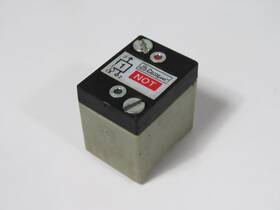 Not3p10 Compair Air Pilot Operated Valve/cycle Complete Sensor 3-way N.o. Used