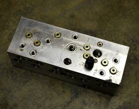 E21954rev0fx Daman 1201 Hydraulic Valve Bank - Used