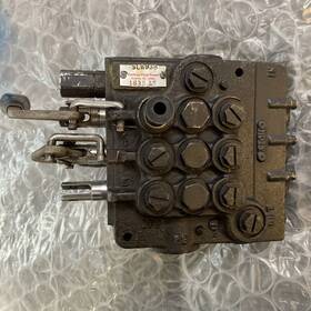 156b2282 Danfoss Danfloss Fluid Power Slk93h / 1635ae 3 Spool Control Valve Read Description