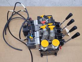 159b5171 Danfoss Pvg32 4x Proportional Hydraulic Servo Manual Valve Pve2sv E