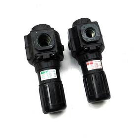4zm22 Dayton 4zm23 Lot Of 2 Compressed Air Regulators 3/4 Inch Npt And 1/2
