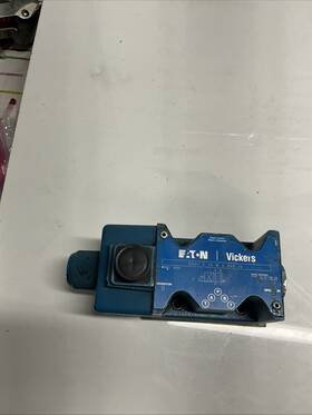 Dg4v-5-2a-m-u-ek6-20 Eaton Vickers Hydraulic Directional Control Valve. X-890