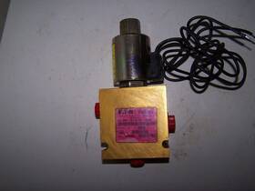 Sv4-10-3-6t-12dw Eaton Vickers Genuine Valve