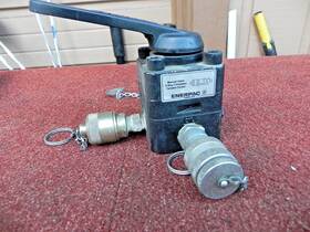 Enerpac 662005108909 Vc-4 Remote Mounted 4 Way 3 Position Valve With Tandem Center Flowpath