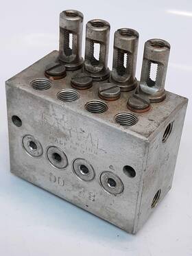 Dd-28 Farval Hydraulic Oil Grease Flow Measuring Valve Manifold