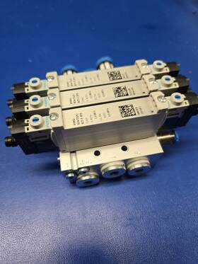 Vuvg-b14-t32c-azt-f-1p3 Festo 572230 Vtug Valve Manifold With 3x