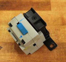 Hea-m2-n1 Festo Hea-m2-n1/4 Pneumatic Air Lockable Safety Shutoff Valve - Used