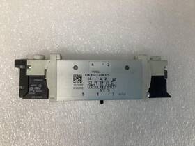 Vuvg-l14-b52-t-g18-1p3 Festo Lot Of 4 Solenoid Valve