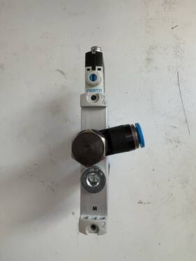 Vuvg-l14-m52-at-g18-1p3 Festo Solenoid Valve 24v-dc