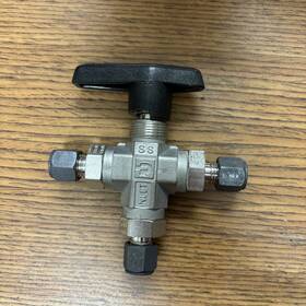 6a-b6xj-ssp Flolok Or Ssp 320-3-316 4zb6xjssp Parker Ref Three Way B-series Ball Valve 3/8ftft