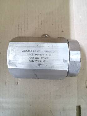 196273 Gemini Stainless Steel Ball Valve 1 1/2 Inch Npt Lot-196273