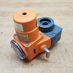199.223.185 George Fischer Pneumatically Actuated Ball Valve 1 Inch - Used