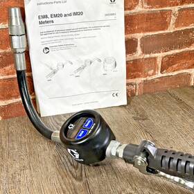 25c915 Graco Em20 Electronic Oil/antifreeze Meter With Flexible Extension 1/2 Inch Npt - Grdv2