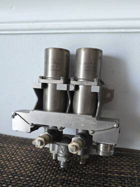 1108v0100-3 Honeywell/grimes - Dual 3-way Pneumatic Solenoid Air Valve