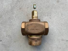 V5013n1097 Honeywell 3-way Globe Mixing Valve - 2 Inch Npt Brass