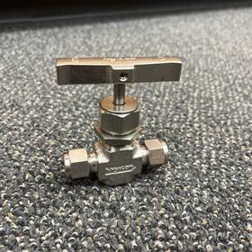 Nv3h-6t Hy-lok 3/8 Inch Od Tube Needle Valve 316 Stainless Steel 5000psi Nnb
