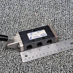 375-02-081-17 Isi Fluid Power Valve Manual Handle