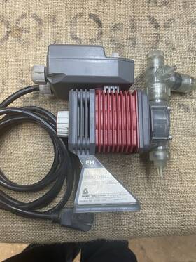 Ehb1or1-vcc Iwaki Ehb10r1 Metering Pump / Eh Controller Ehc-b11upr 115 Volts Used Nos
