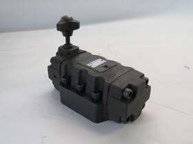 Rg-10-3-31-pg Jeou Gang Pressure Reducing Valve 1-1/4 Inch Missing Screw Used