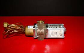 V46aa-4 Johnson Controls Press Actuated Water Regulating Valve 3/8 Inch 70-260 Probe