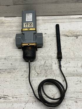 V47ae-2c Johnson Controls V47ae-2 Water Regulating Valve 2 Way 1-1/4 Inch