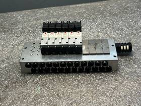 A040-4e1 Koganei 040m12aj 6 And 1 Manifold Block