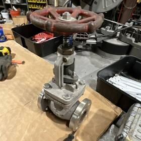 1501-027 Ladish Co. 1/2 In Stainless Steel Manual Gate Valve Class 150