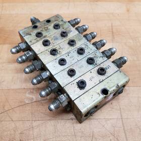 Mr20t Lincoln Mr10t 4 2 Lubricating Feeder Block Assembly - Used