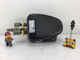 4c-30f2-s Linemaster Switch Corporation - Clipper Air Val Pneumatic Foot Used