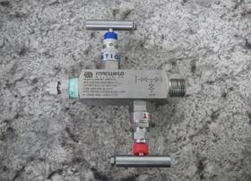 M-2gv-l-dm-08f-08m-p-02 Macweld 1/2 Inch Ss Direct Mount With Drain 2-valve Manifold