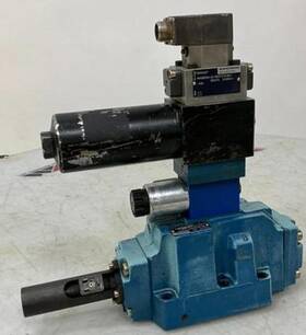 4wrd25q325-31 Mannesmann Rexroth Wg022mr-454 Servo Valve 4wrd25q325-31/10 L2ek8/wg022mr-454 Used #152752