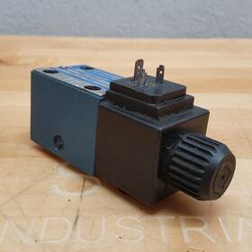 583-d3e-013 Miller Hydrualic Directional Control Valve 4600 Psi 115vac - Used
