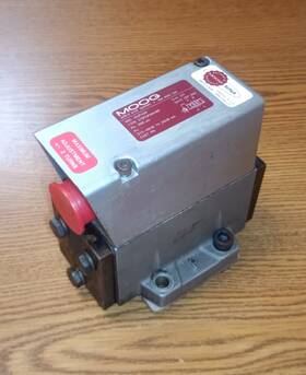 062f428 Moog Hydraulic Servo Valve Factory Refurbished