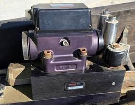 B32075-1 Moog 72-516 Servo Valve