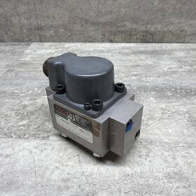 773-713 Moog Servo Control Valve Untested